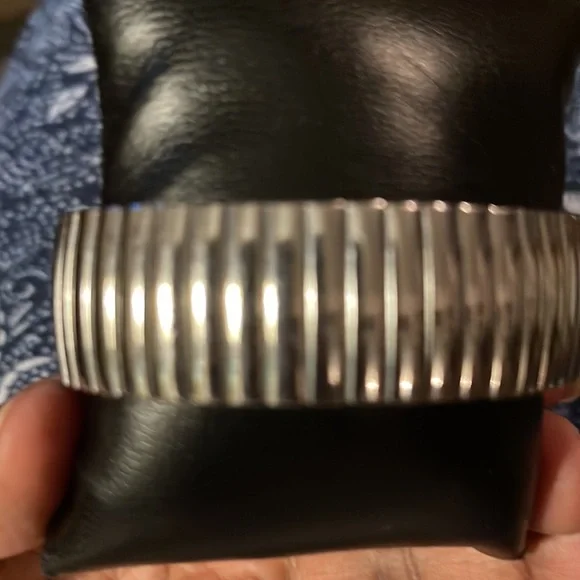 Betty Boop Bracelet Watch - Picture 2 of 2